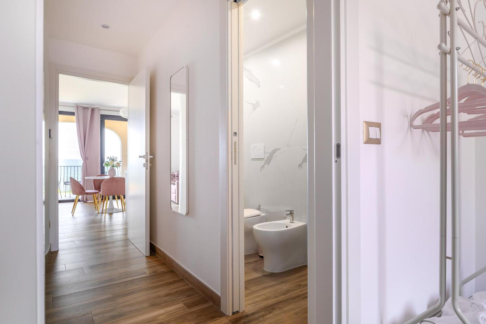 Casa Vacanze Maddalena - Palazzetto Sul Lago - Diamante Rosa Marta Exteriör bild