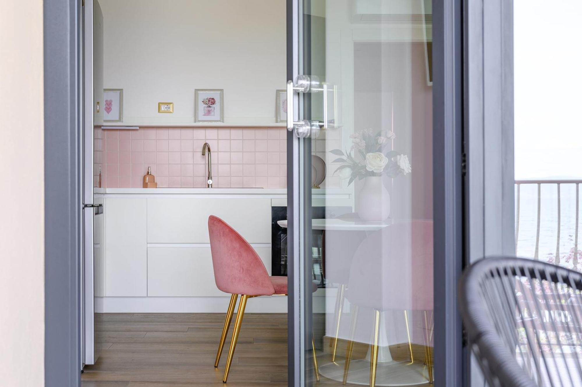 Casa Vacanze Maddalena - Palazzetto Sul Lago - Diamante Rosa Marta Exteriör bild
