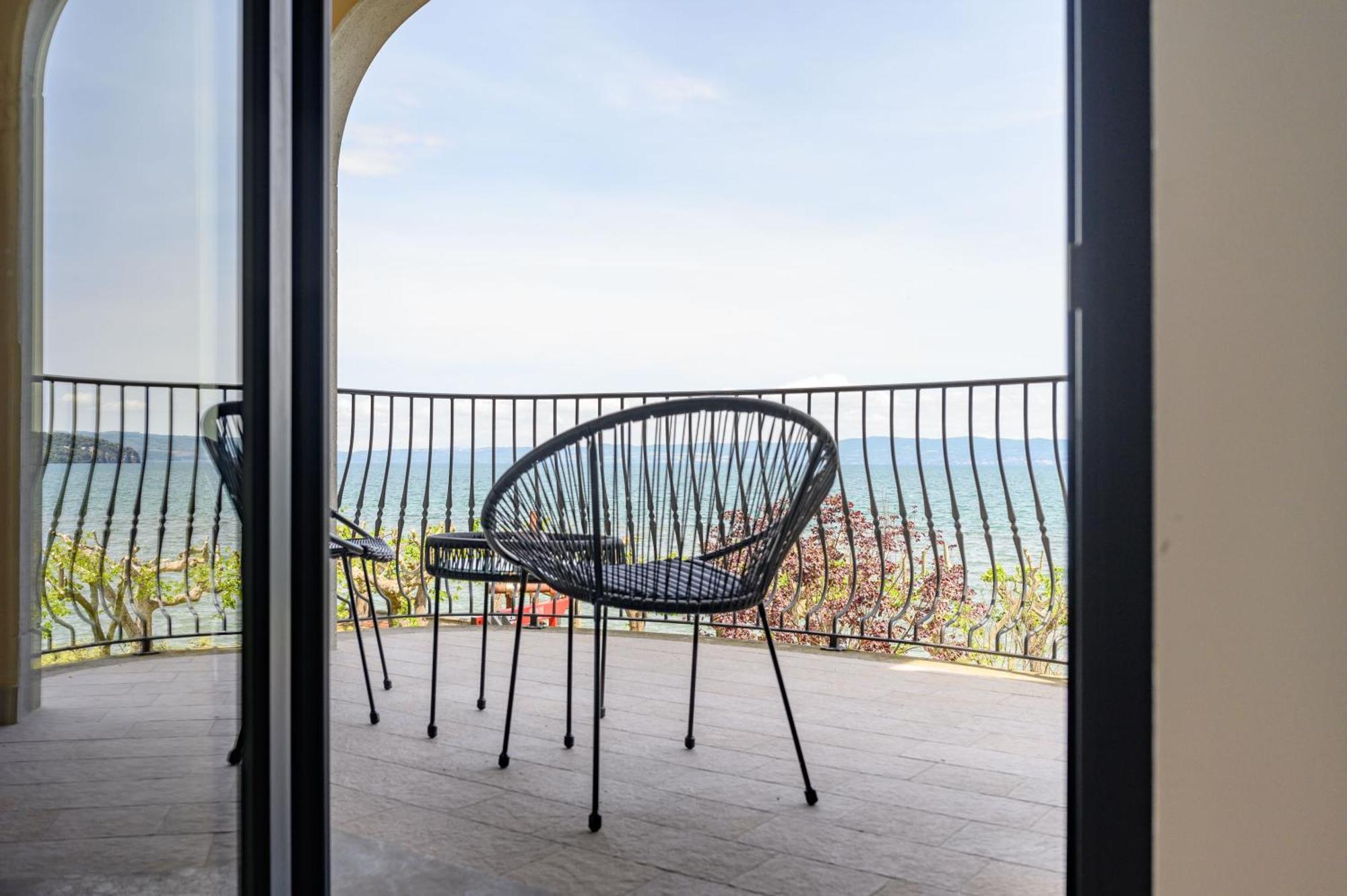 Casa Vacanze Maddalena - Palazzetto Sul Lago - Diamante Rosa Marta Exteriör bild